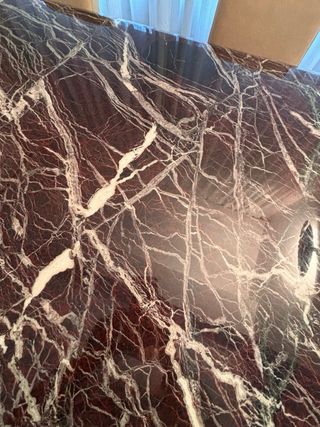 Mesa de comedor de mármol