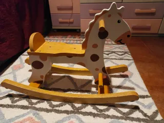 Caballito balancín de madera