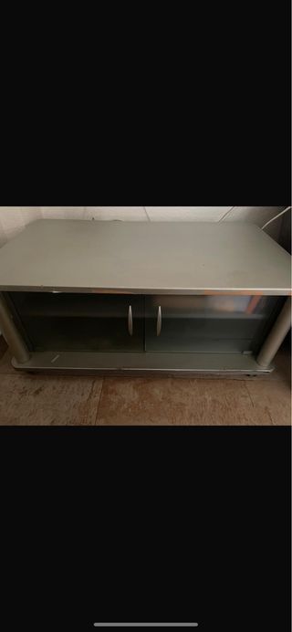 Mesa TV con ruedas