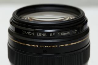 Canon EF 100mm f2 usm