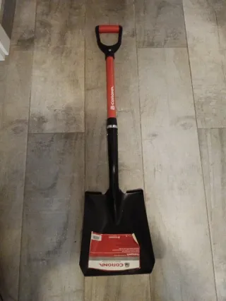 Pala cuadrada Corona nueva