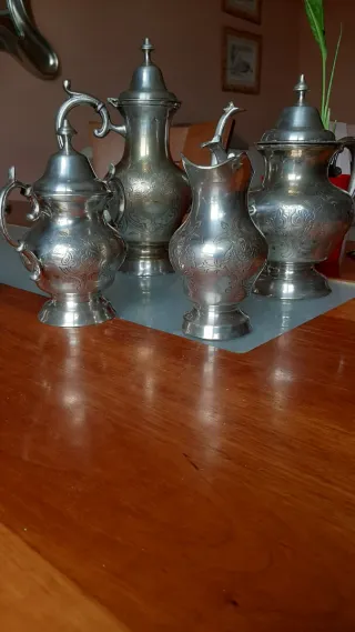 Set di teiere in artigianato tradizionale arabo