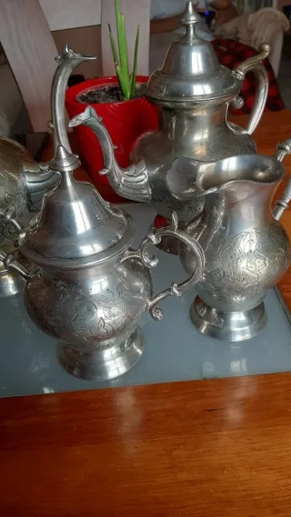 Set di teiere in artigianato tradizionale arabo