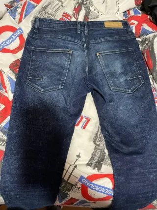 Pantalones vaqueros Bershka oscuros