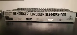 Mesa de mezclas Behringer Eurodesk SL2442FX-PRO