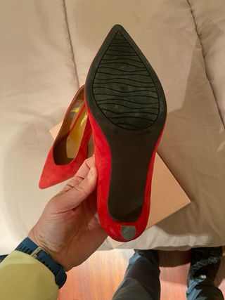 Zapatos de tacón Bequer rojos