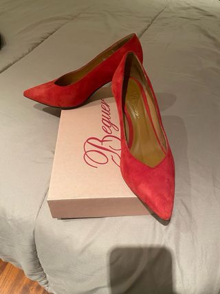 Zapatos de tacón Bequer rojos