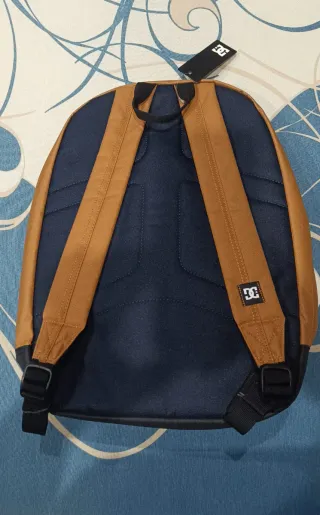 Mochila tipo escolar DC Shoes marrón y azul