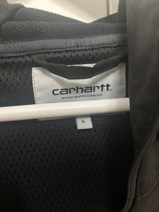 Chaqueta Carhartt Negra con Capucha