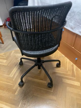 Silla de escritorio mimbre negra
