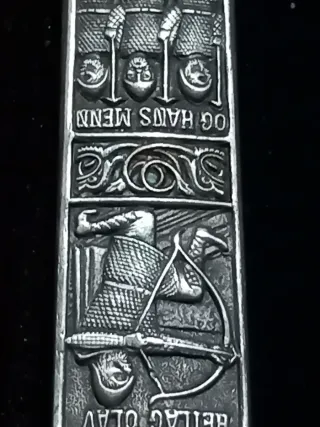 Cubiertos con funda decorada