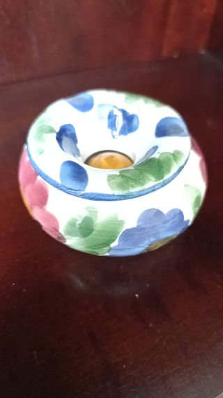 Cenicero de cerámica pintado a mano