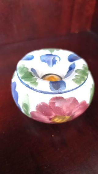 Cenicero de cerámica pintado a mano