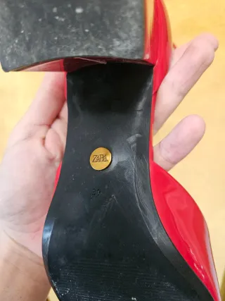 Zapatos Zara charol rojo T.39