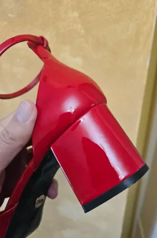 Zapatos Zara charol rojo T.39