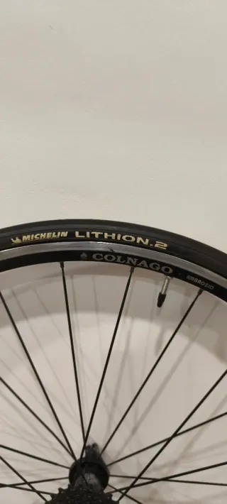 Ruedas Colnago Ambrosio con cubierta Michelin