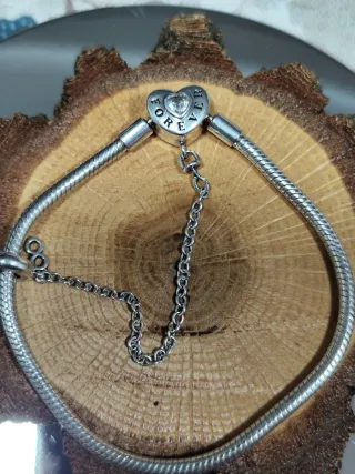 Pulsera de plata con corazón