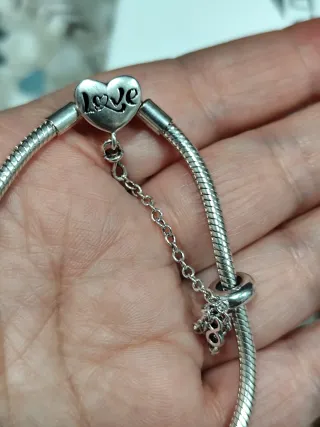 Pulsera de plata con corazón
