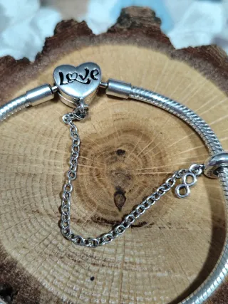 Pulsera de plata con corazón