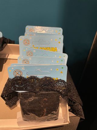 Puntilla elástica negra para costura