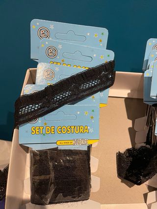 Puntilla elástica negra para costura