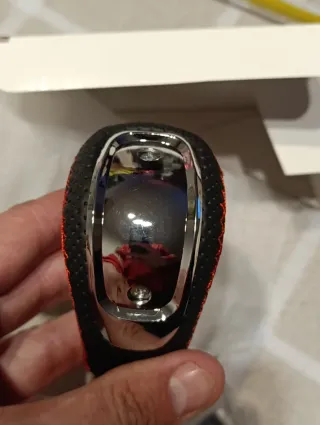 Pomo cambio coche cuero y cromo