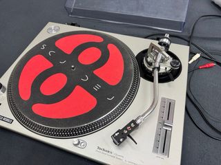 Tocadiscos Technics SL-1200Mk2
