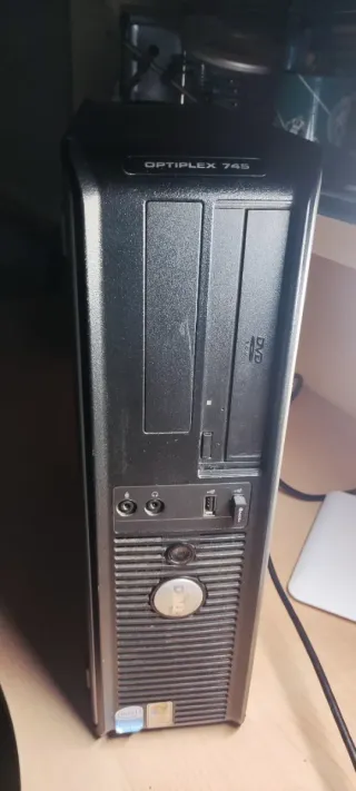 Ordenador de sobremesa Dell Optiplex 745