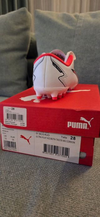 Botas de fútbol infantil Puma talla 28