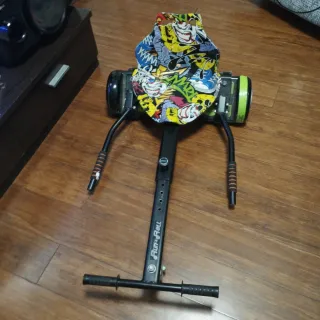 Hoverboard con asiento y ruedas