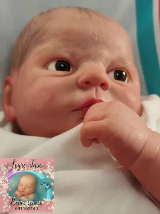 Bebé Reborn 45 cm vinilo con placa no sexuada