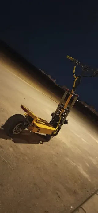 Patinete Eléctrico Amarillo 5600w