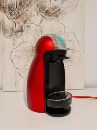 Cafetera Dolce Gusto Roja