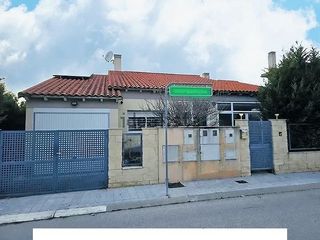 Exclusivo chalet: garaje doble, piscina, parcela…