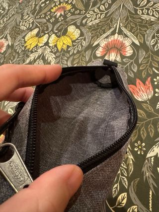 Estuche Eastpak gris nuevo