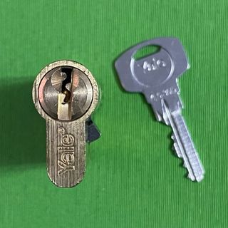 BOMBILLO DE LATÓN CILINDRO BOMBÍN CERRADURA