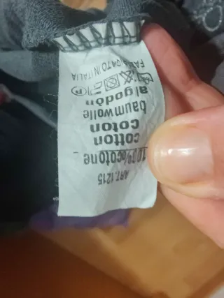 Chaqueta gris con bordado de calavera talla M-L