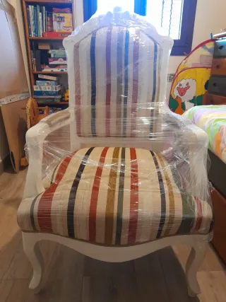 Butacón antiguo madera maciza tallada