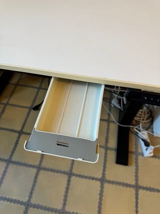 Escritorio Elevable defecto Blanco y Negro