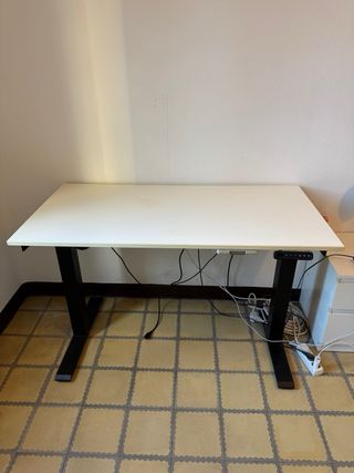 Escritorio Elevable defecto Blanco y Negro