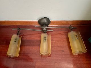 Lámpara de techo de metal y cristal