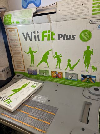 Juego Wii Fit Plus + Tabla Wii Fit
