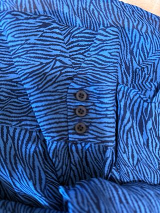 Camisa Expresso azul e preta estampada