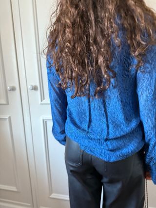 Camisa Expresso azul e preta estampada