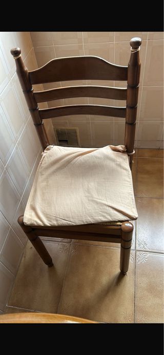 Mesa de comedor ovalada con 4 sillas