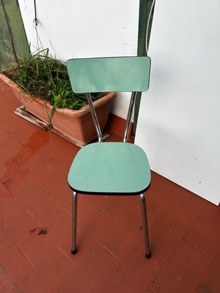 Silla escolar vintage verde y plateada