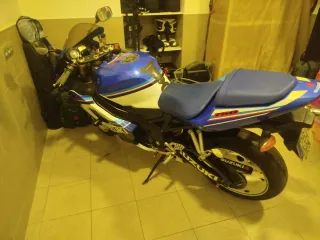 Suzuki GSXR 750 20 Aniversario
