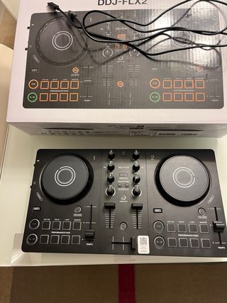 Mesa de mezclas AlphaTheta DDJ-FLX2