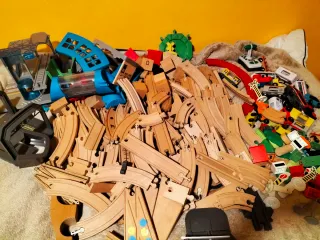 Tren de madera Ikea y accesorios