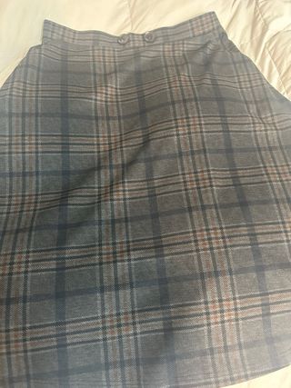 Falda Cortefiel cuadros gris y marrón talla 44
